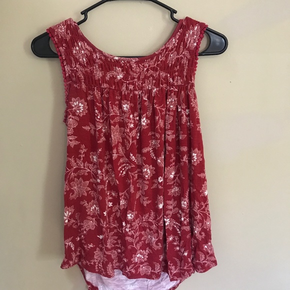 Knox Rose Ruched Red Flower Pattern Tank - Picture 1 of 5
